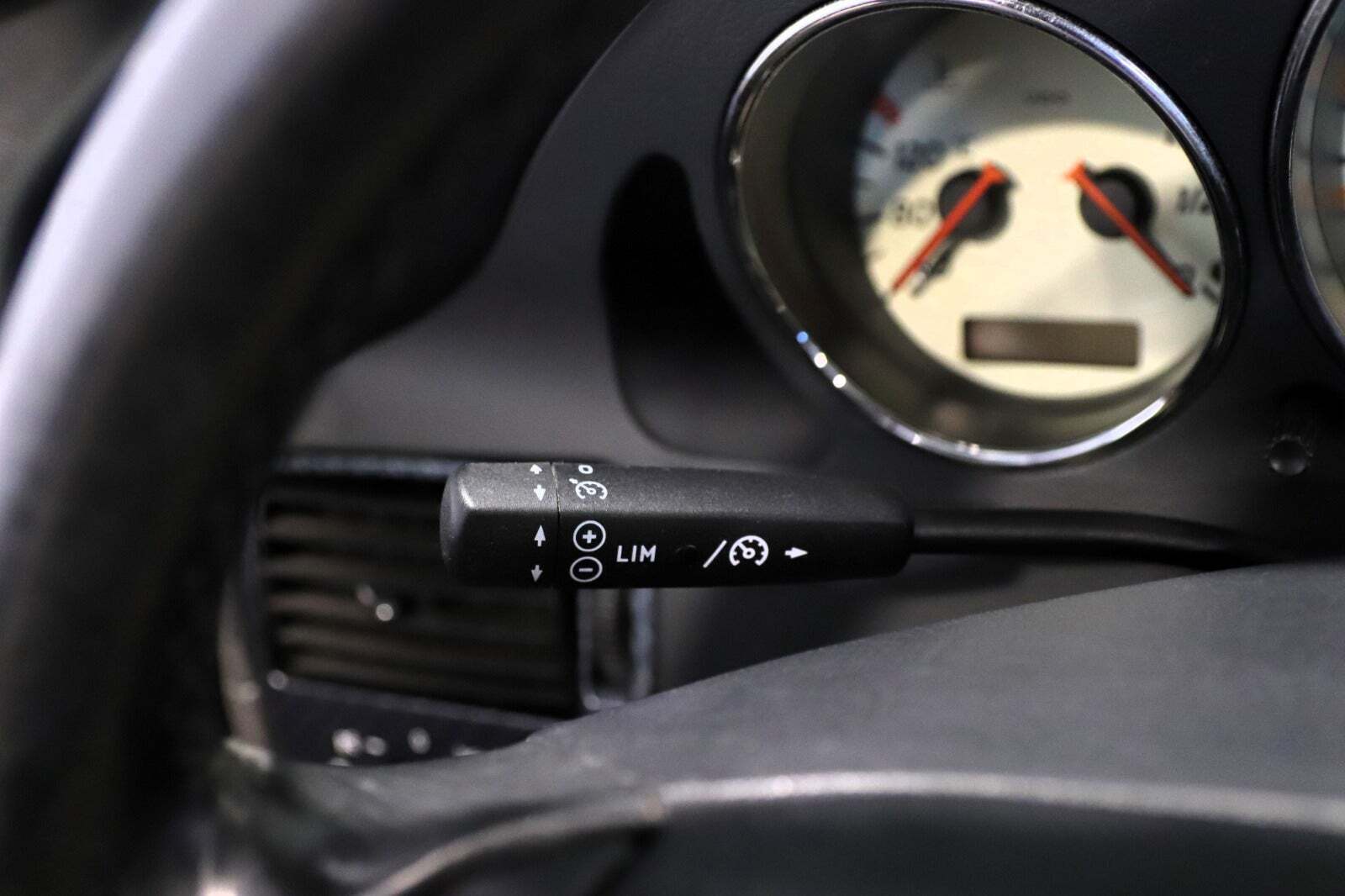 Sølv Mercedes SLK230 fra 1997