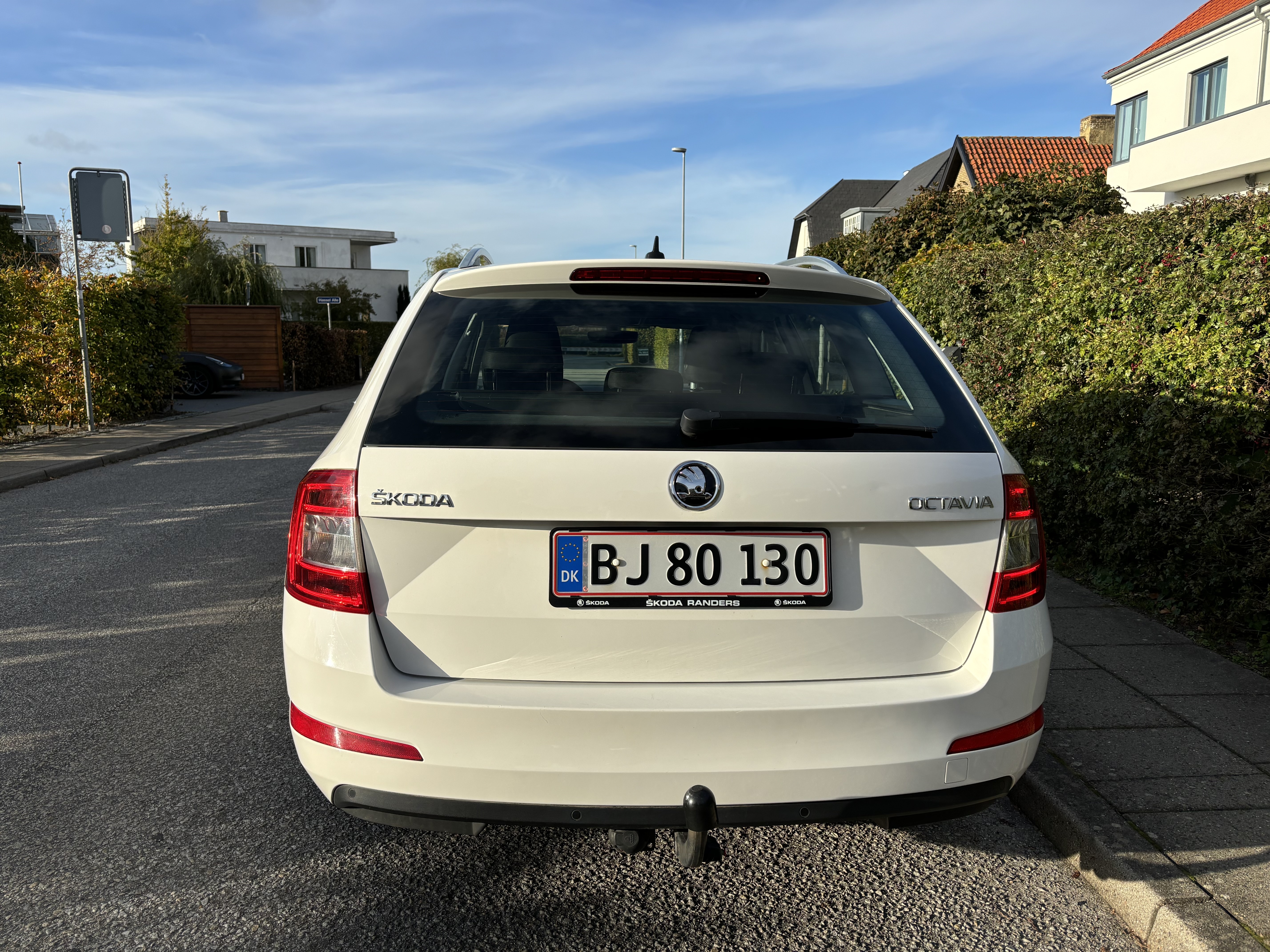 Hvid Skoda Octavia fra 2017