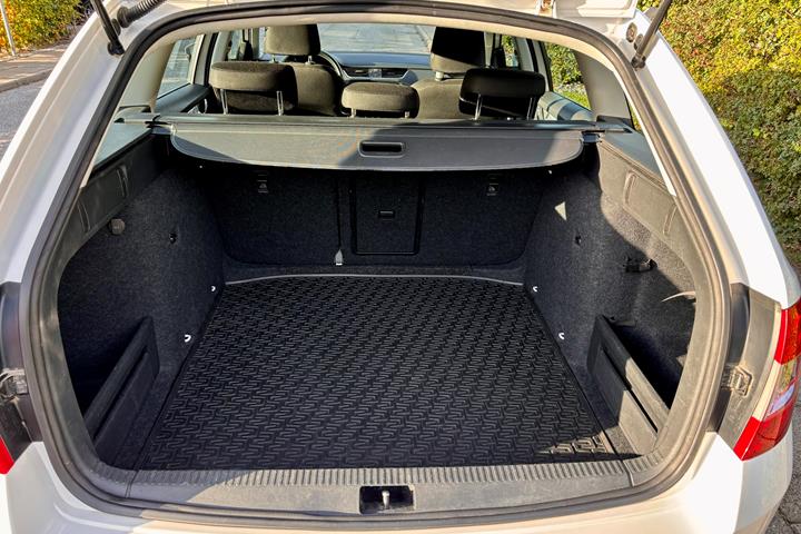Hvid Skoda Octavia fra 2017