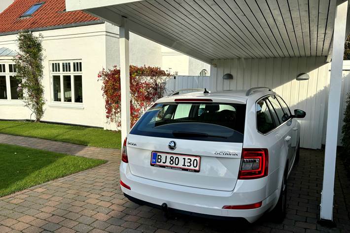 Hvid Skoda Octavia fra 2017