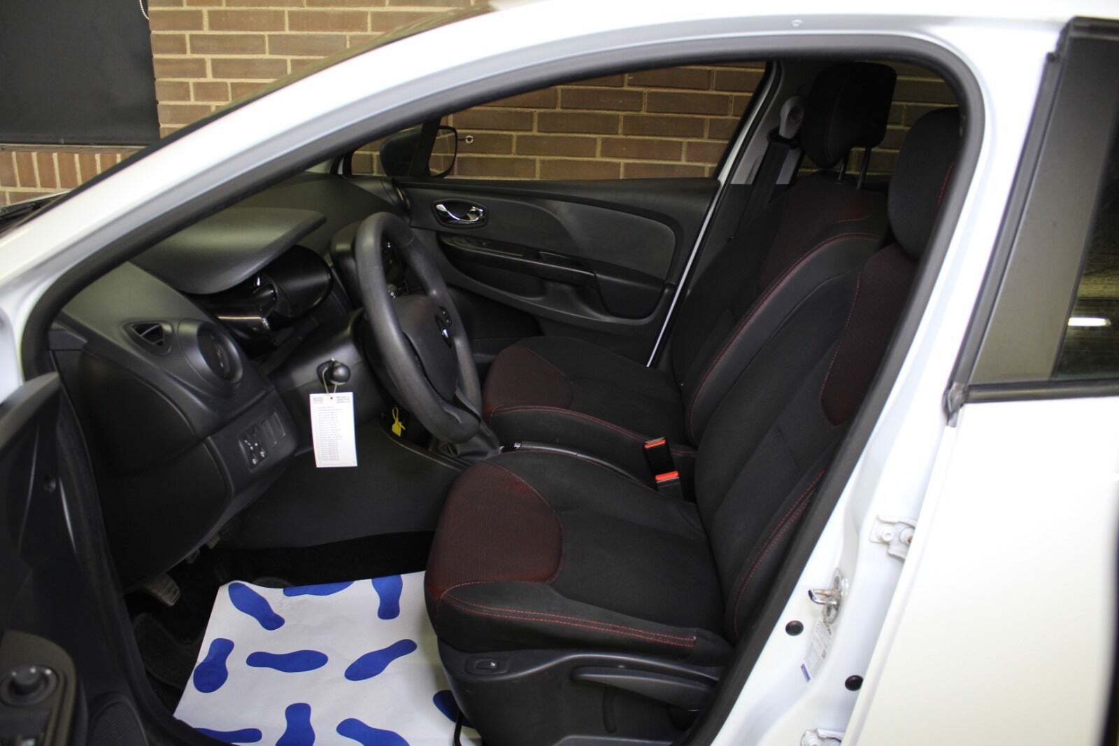 Hvid Renault Clio IV fra 2014