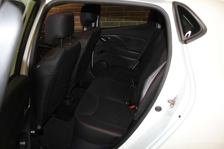 Hvid Renault Clio IV fra 2014