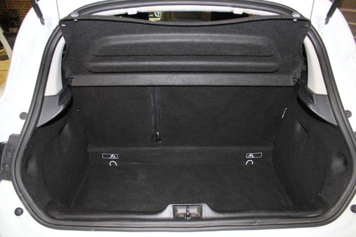 Hvid Renault Clio IV fra 2014
