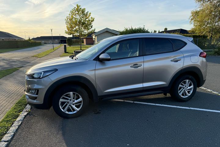 Sølv Hyundai Tucson fra 2019