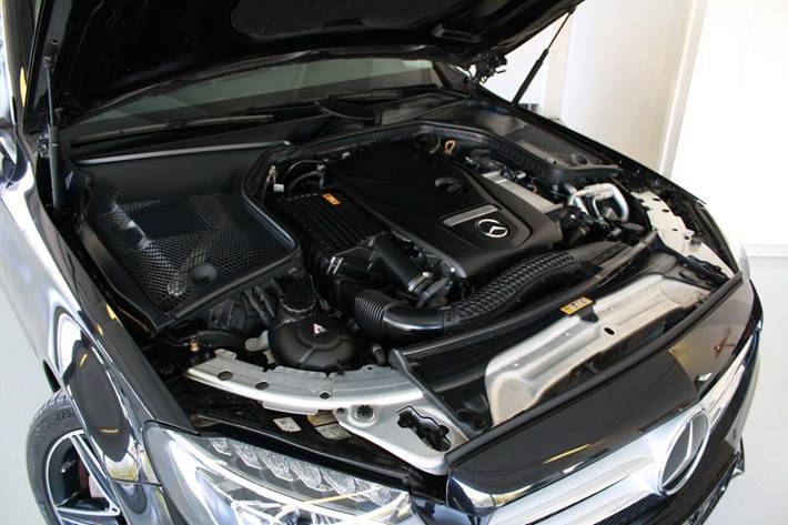 Sort Mercedes C200 fra 2018