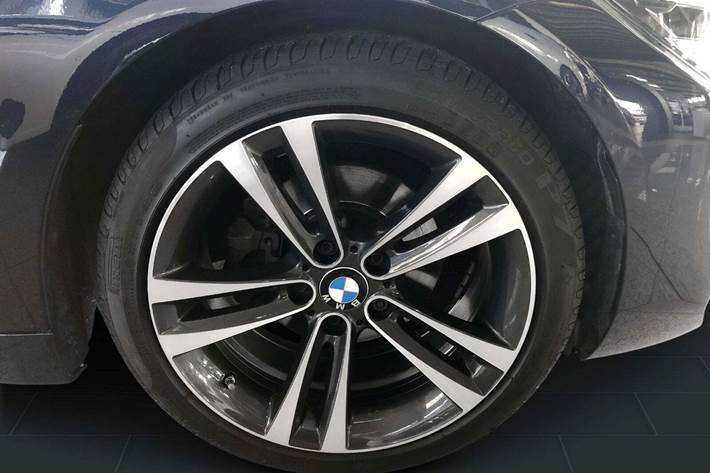 Blå BMW 420i fra 2020