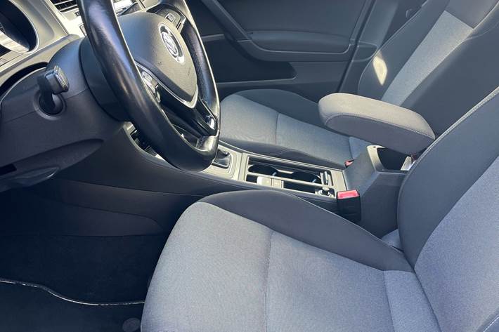 Sort VW Golf fra 2015