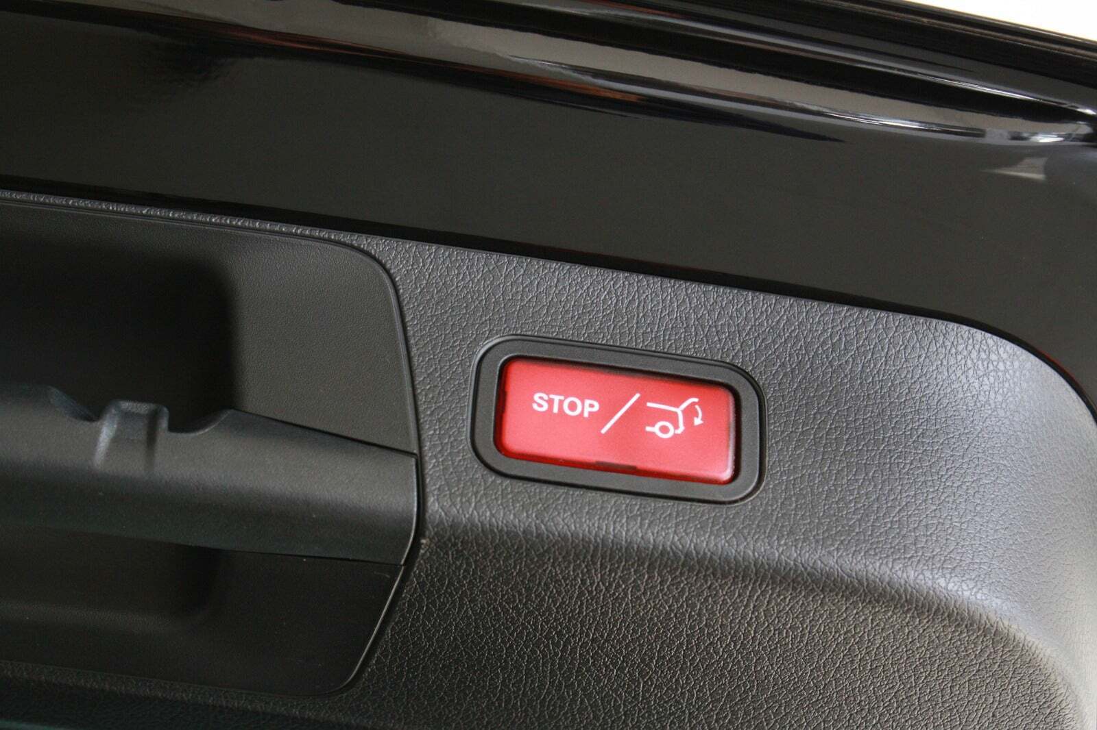 Sort Mercedes GLB200 d fra 2021