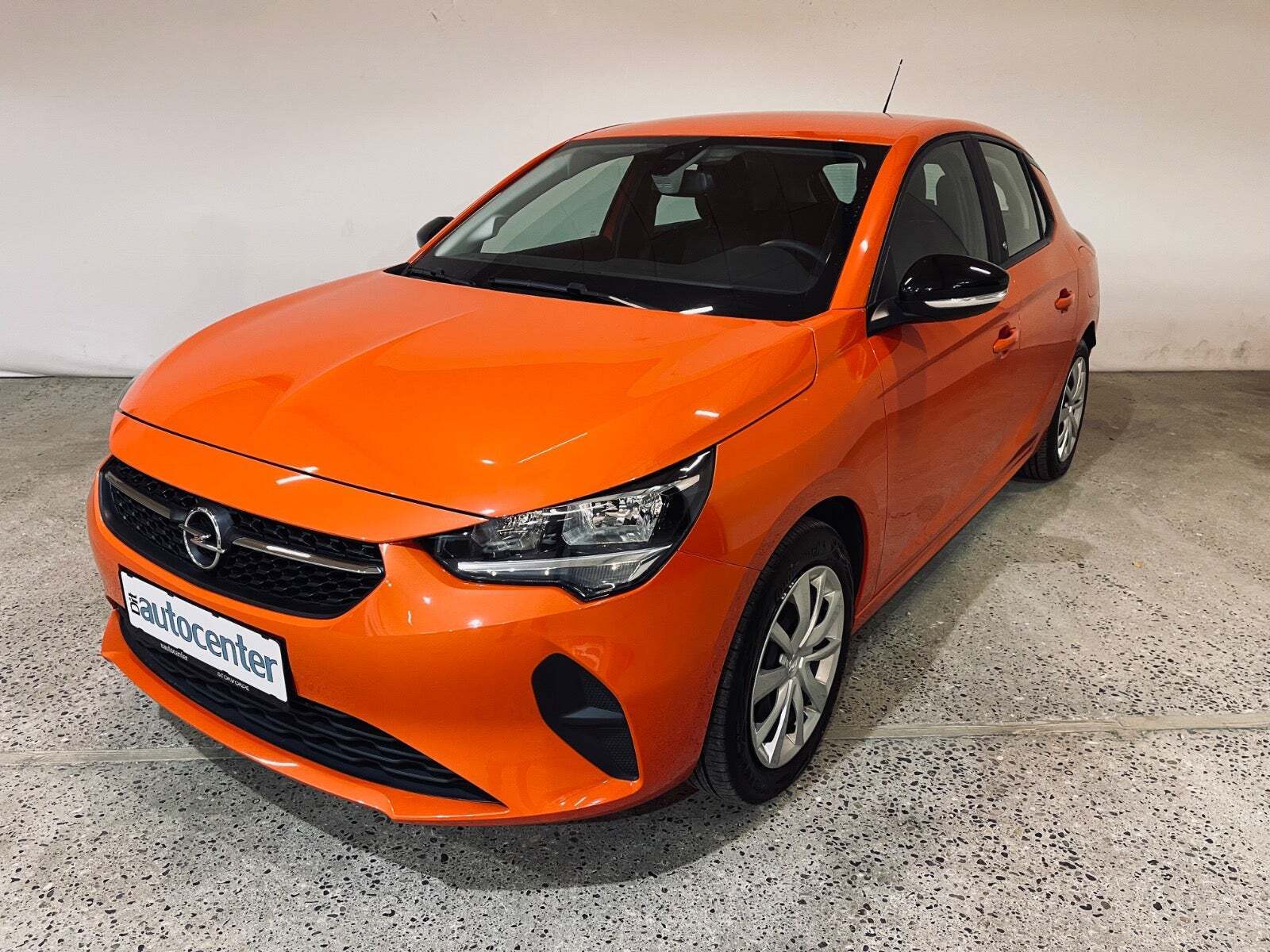 Orange Opel Corsa-e fra 2021 set udefra