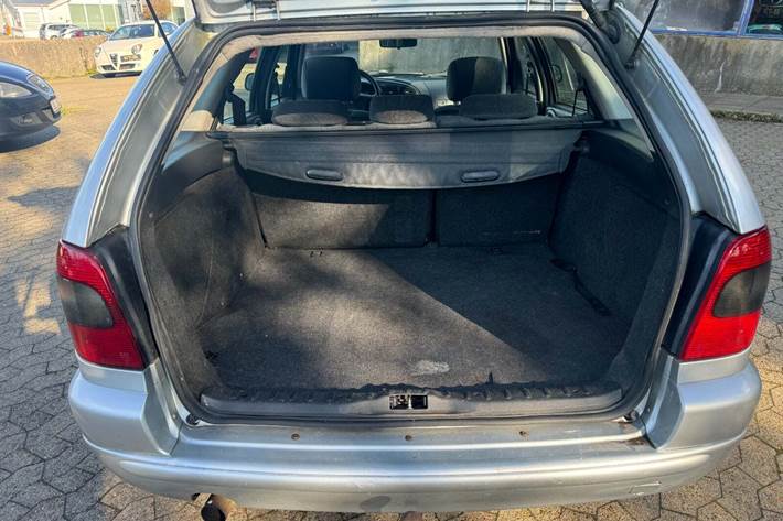 undefined Citroën Xsara fra 2004 set indefra