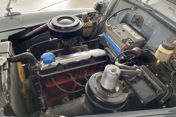 Grå Volvo PV544 fra 1962 set udefra