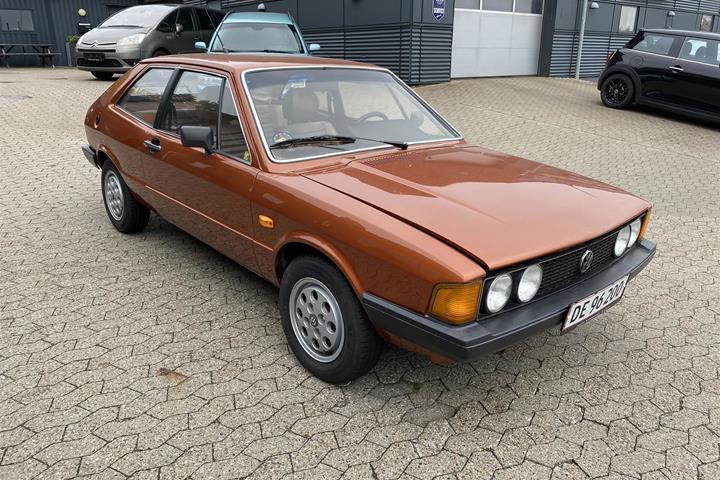 Bronze VW Scirocco fra 1979 set udefra