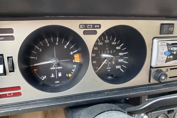 Bronze VW Scirocco fra 1979 set indefra