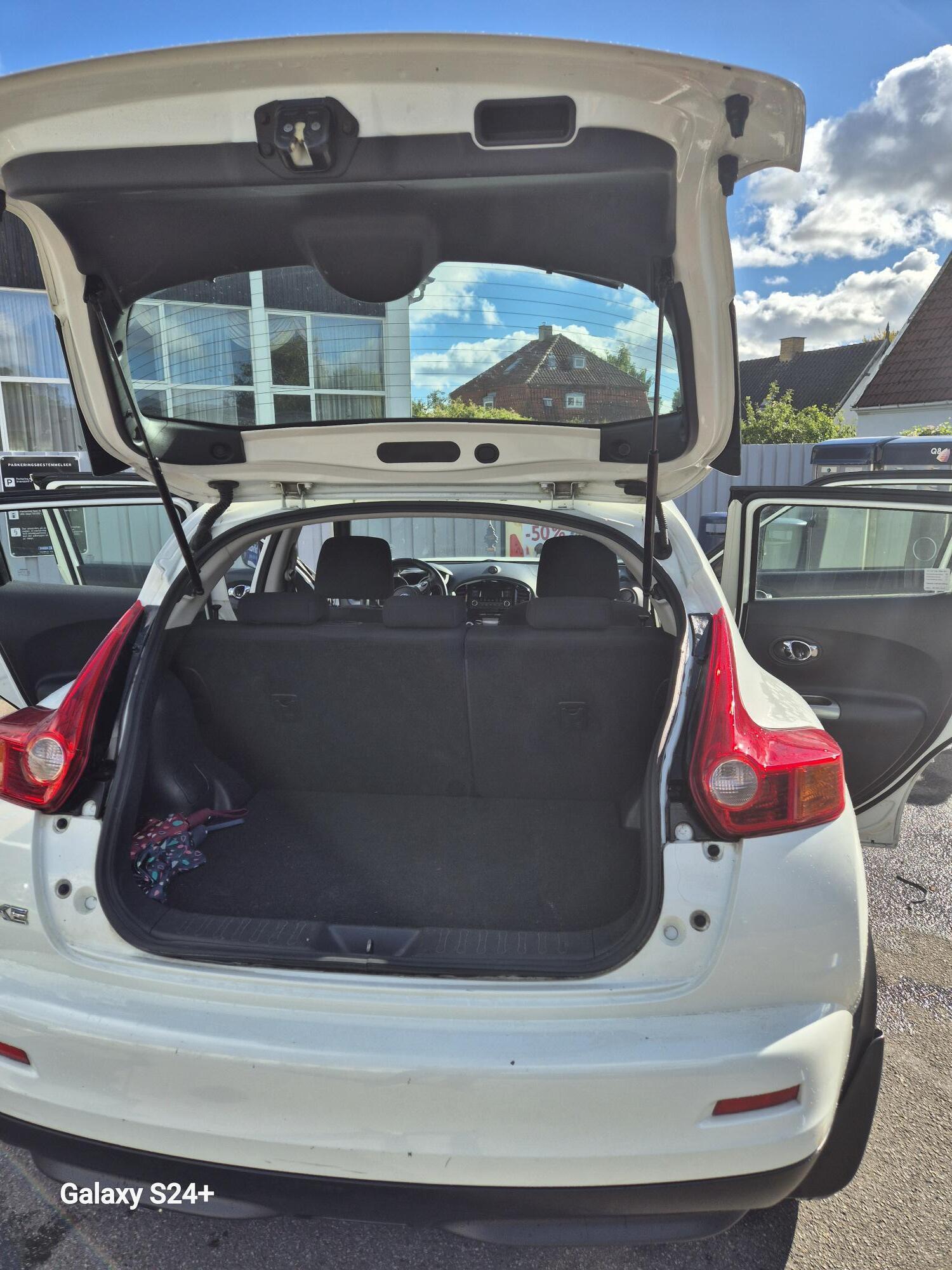 Hvid Nissan Juke fra 2013
