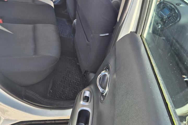 Hvid Nissan Juke fra 2013