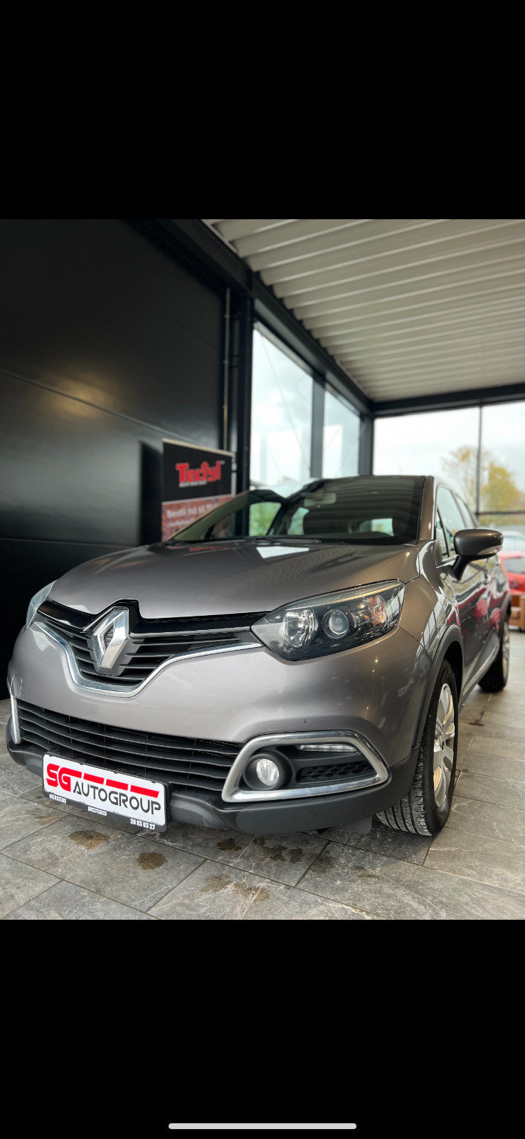 Grå Renault Captur fra 2013