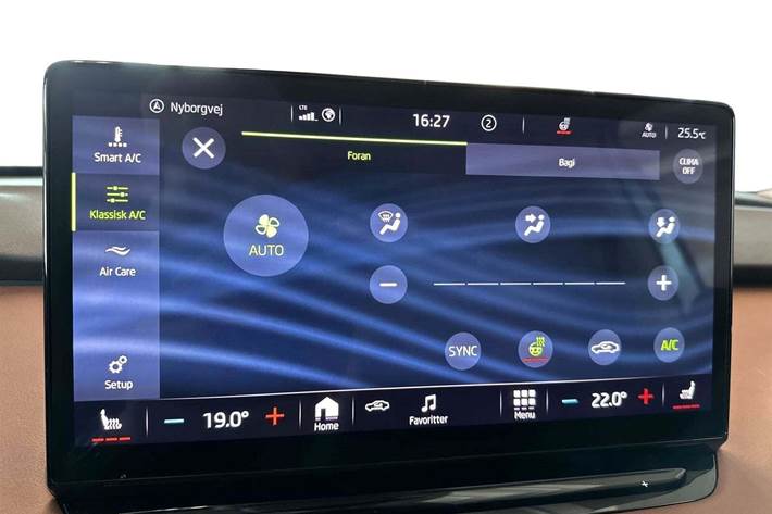 Blå Skoda Enyaq fra 2021