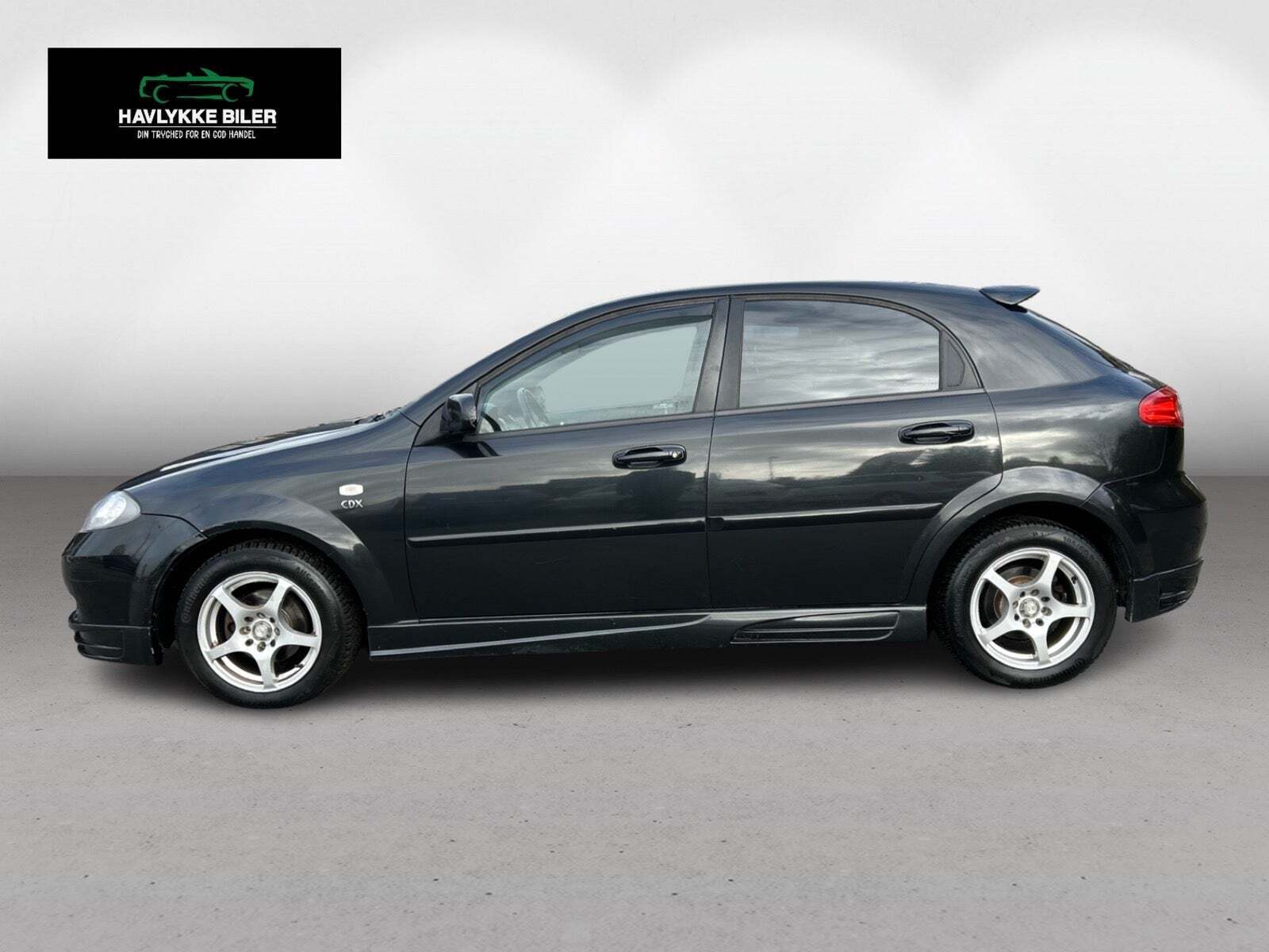 Sort Chevrolet Lacetti fra 2006 set udefra