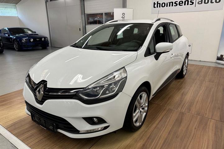 Hvid Renault Clio IV fra 2017 set udefra