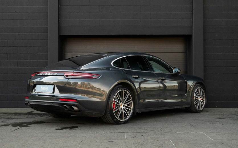 Porsche Panamera 4