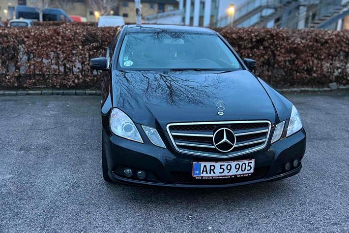 Sort Mercedes 200 E fra 2011