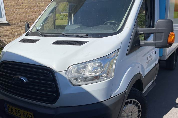 Hvid Ford Transit fra 2014
