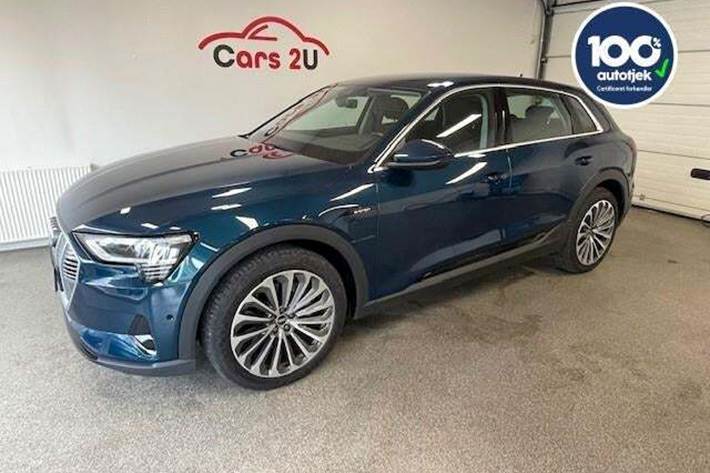 Grøn Audi e-tron fra 2021 set udefra