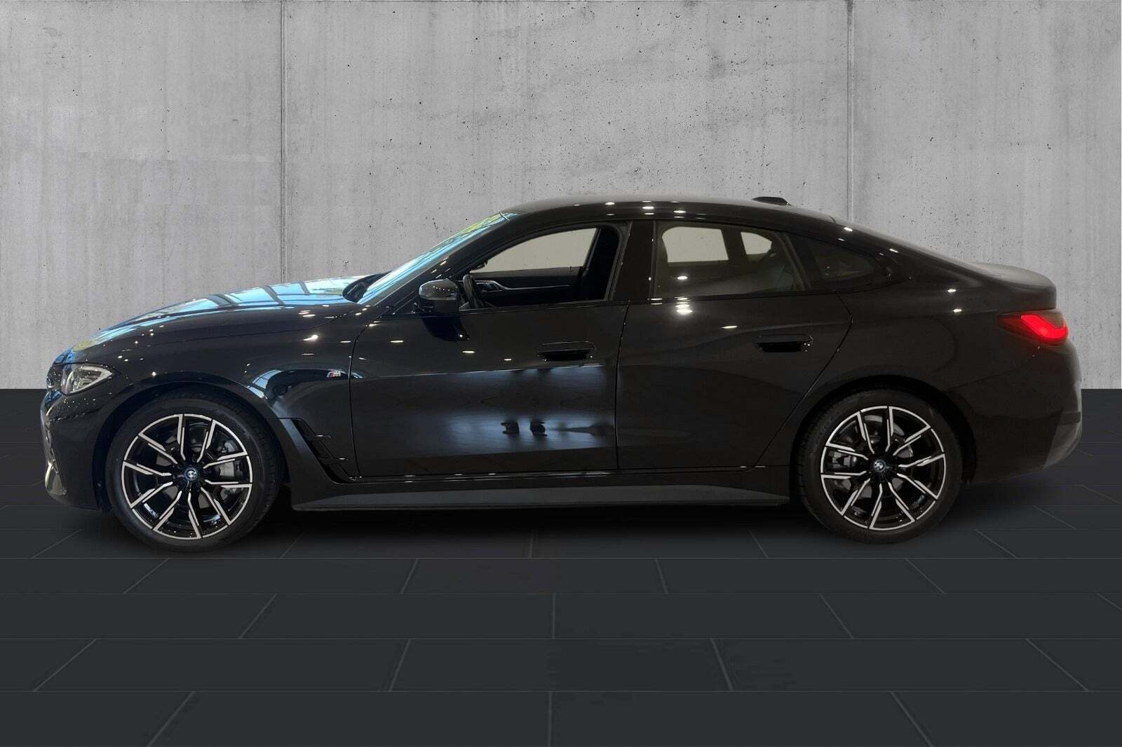 Sort BMW i4 fra 2024
