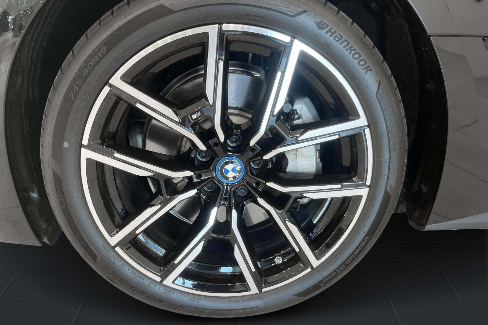 Sort BMW i4 fra 2024