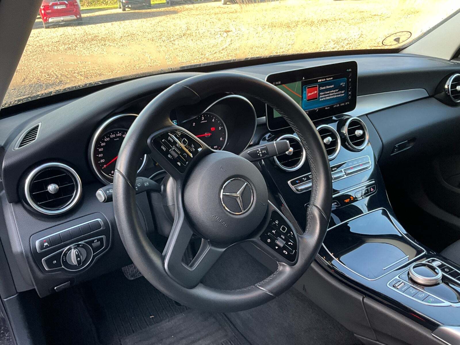 Blå Mercedes C220 d fra 2019