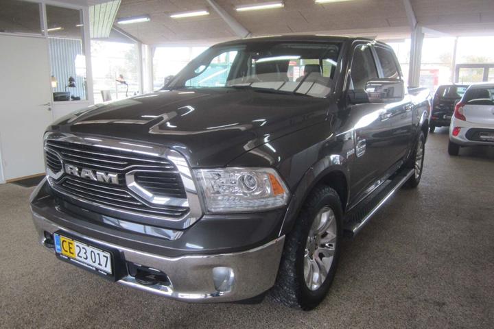 Grå Dodge RAM 1500 fra 2018 set udefra