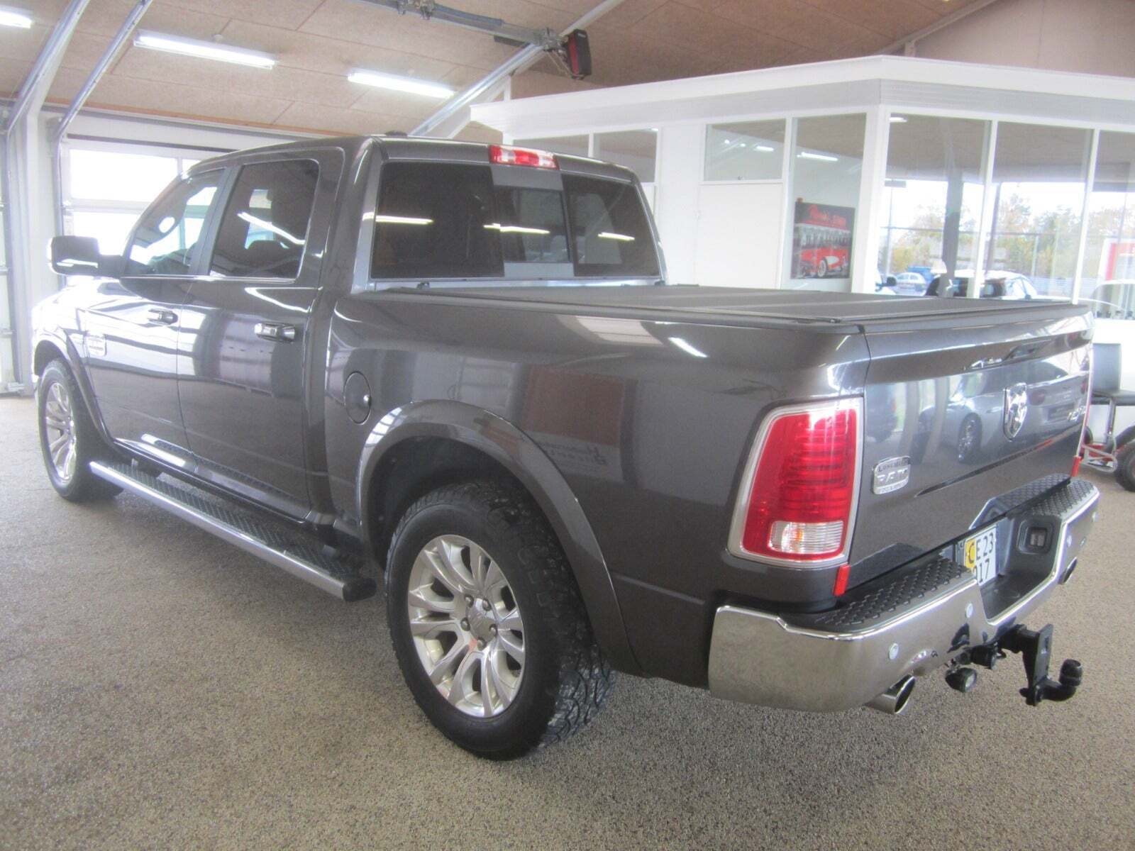 Grå Dodge RAM 1500 fra 2018
