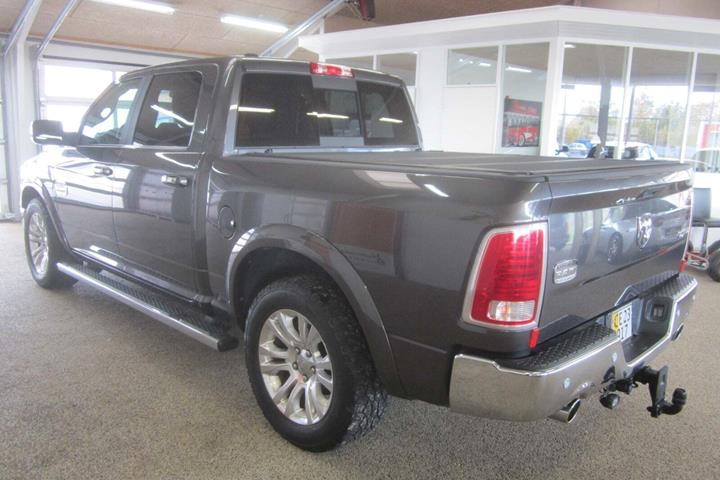 Grå Dodge RAM 1500 fra 2018