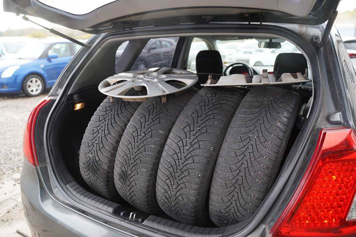 Grå Kia Ceed fra 2010