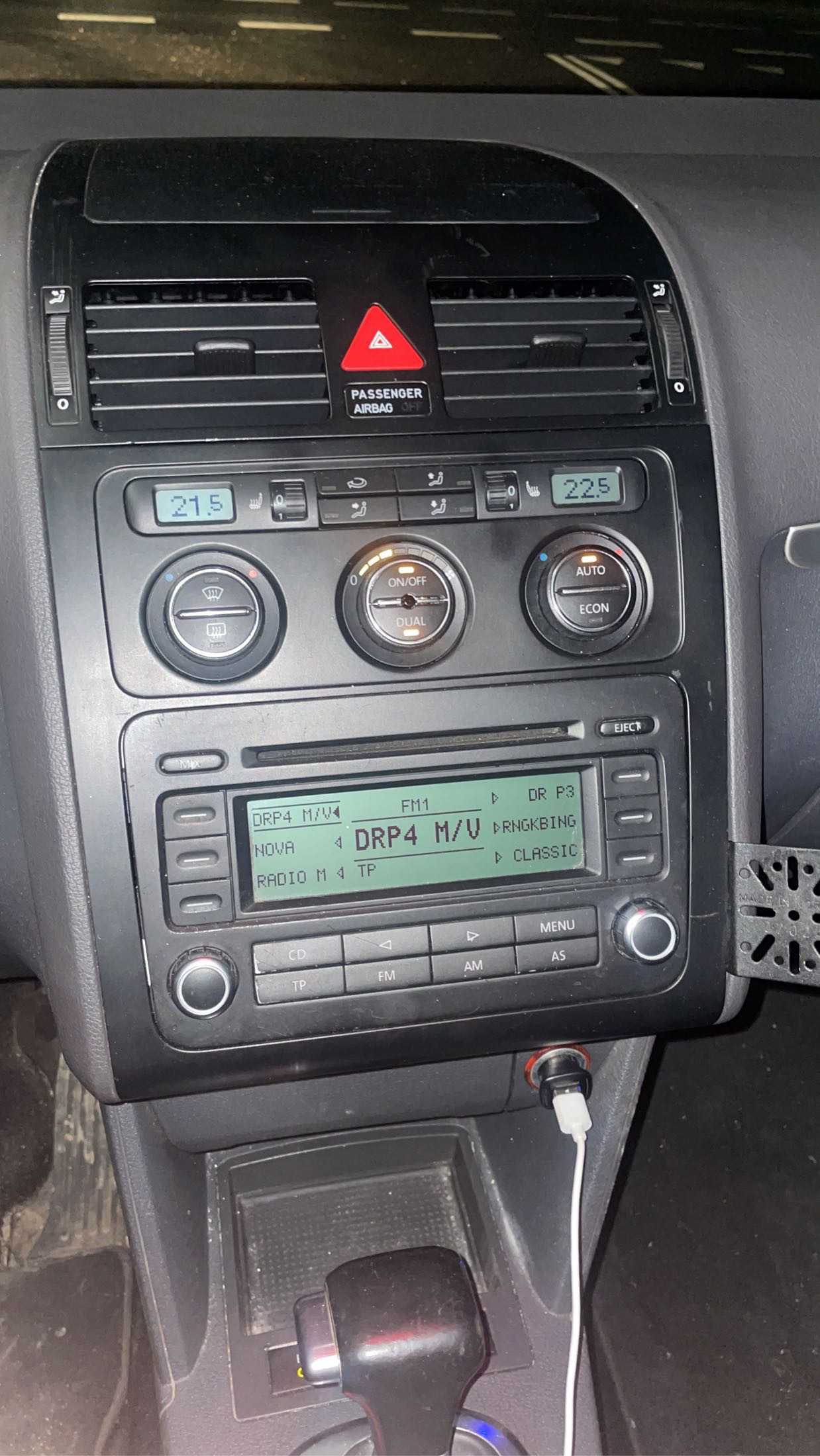 Grå VW Touran fra 2006