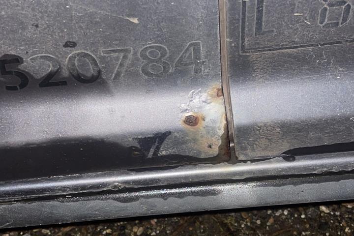 Grå VW Touran fra 2006