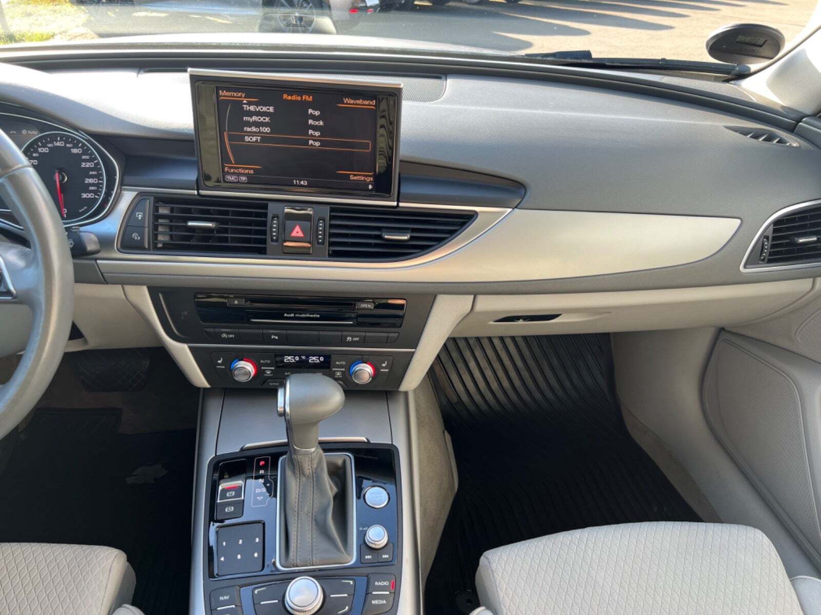 Sølv Audi A6 fra 2014