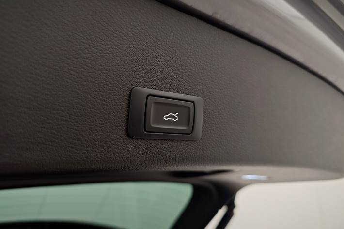 Grå Audi e-tron fra 2022