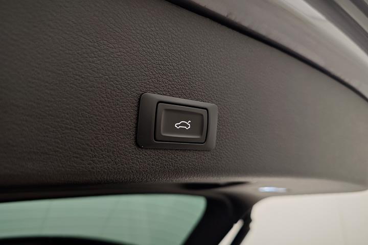 Grå Audi e-tron fra 2022