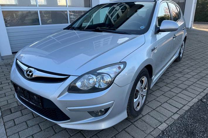 Sølv Hyundai i30 fra 2011