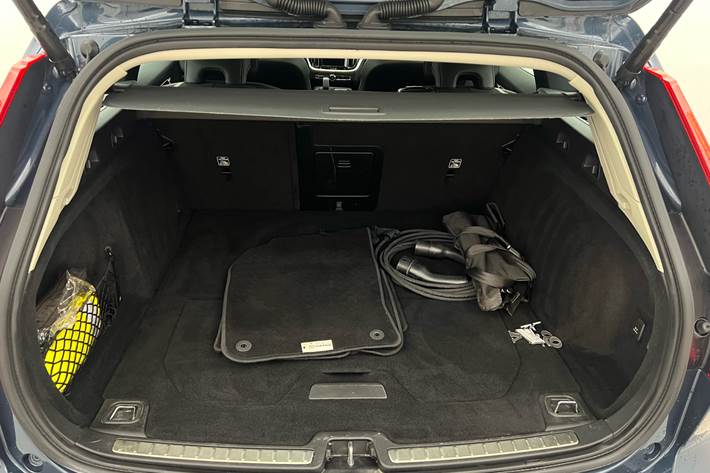 Blå Volvo V60 fra 2021