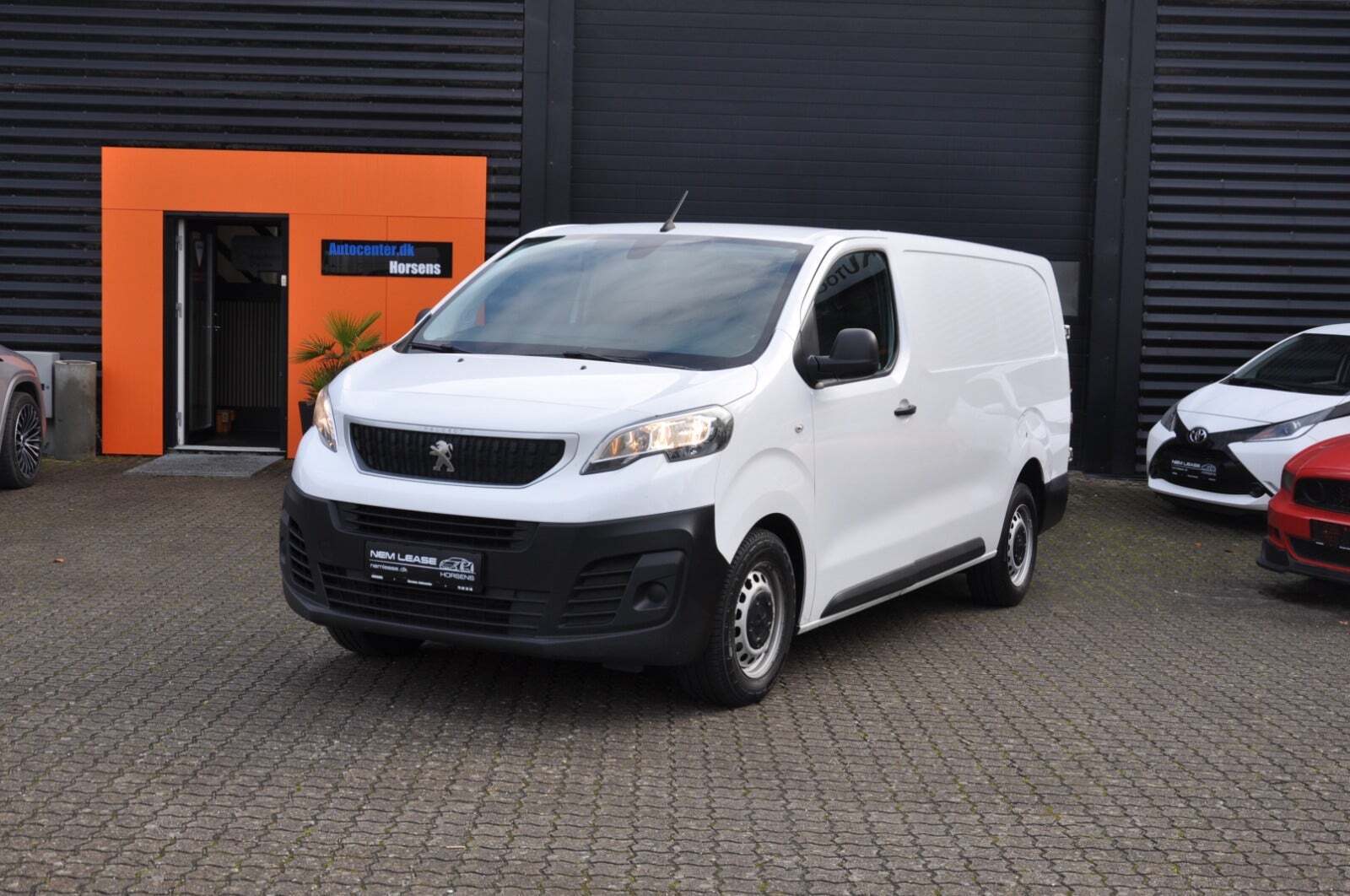 Hvid Peugeot Expert fra 2020