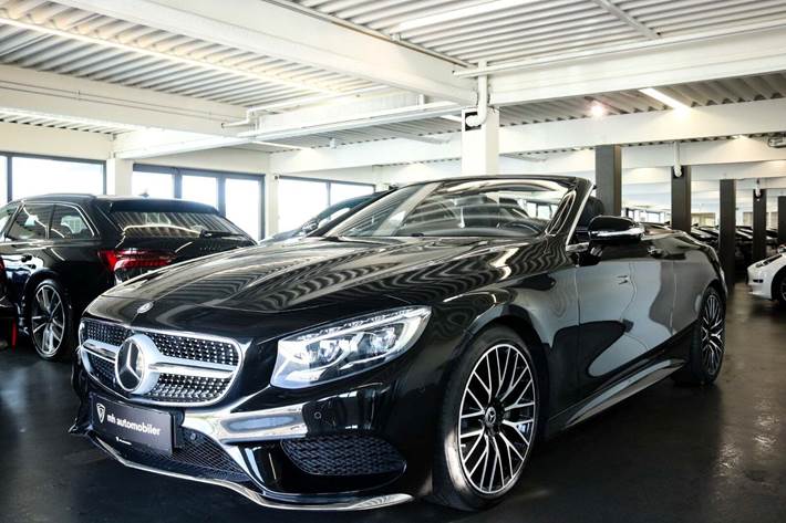 Sort Mercedes S500 fra 2016 set udefra