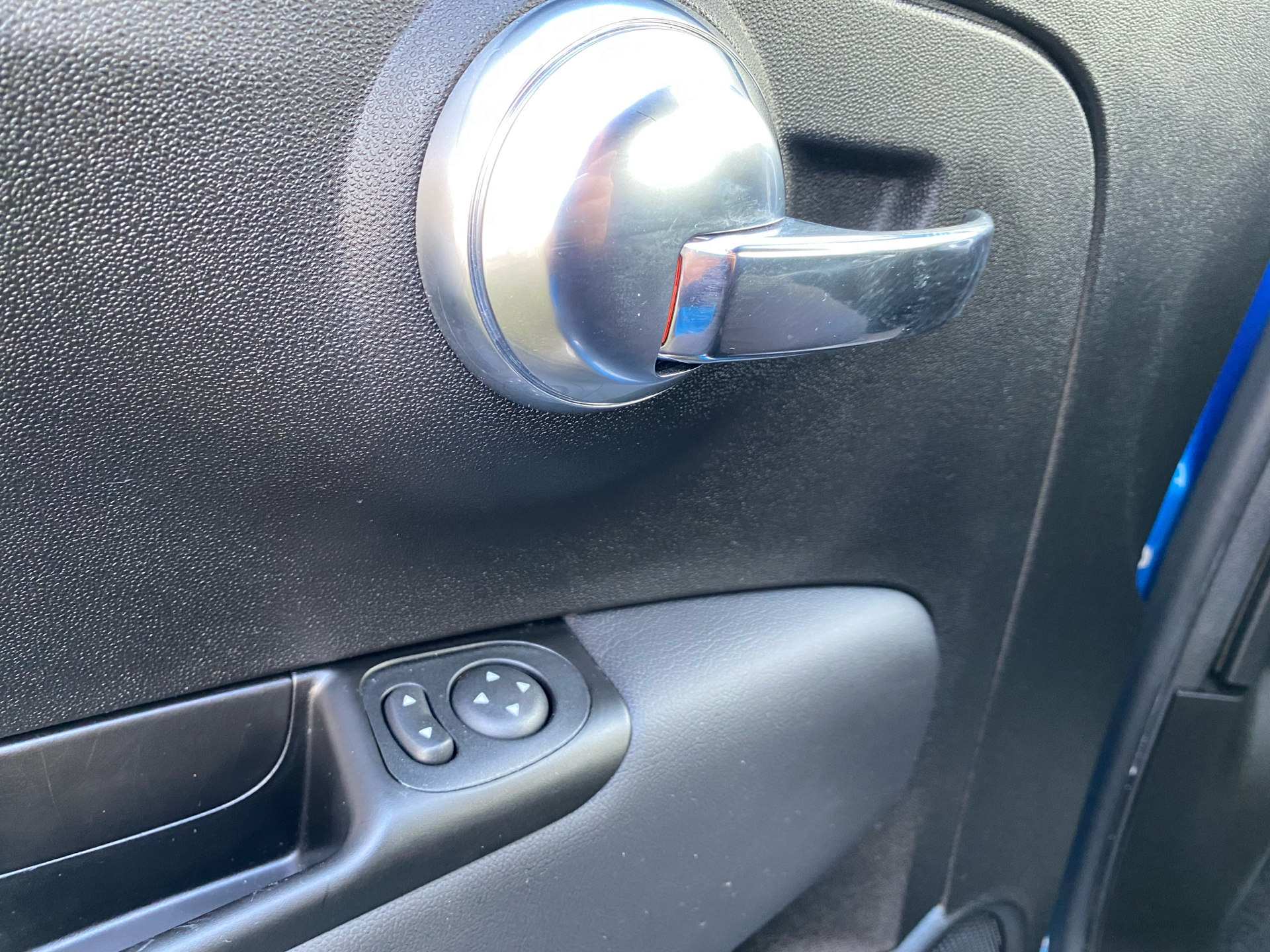 Blå Fiat 500 fra 2021