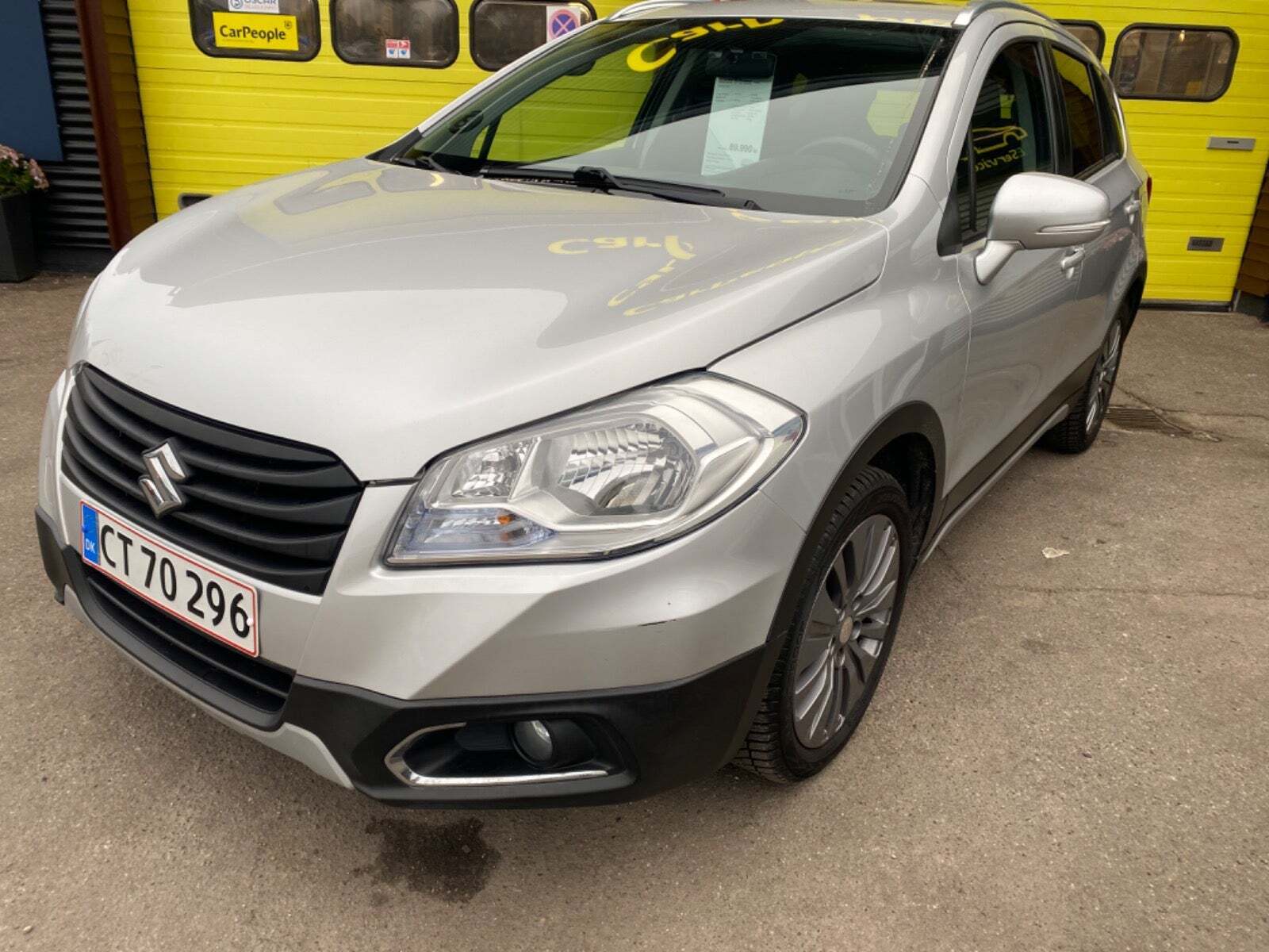 Sølv Suzuki S-Cross fra 2013