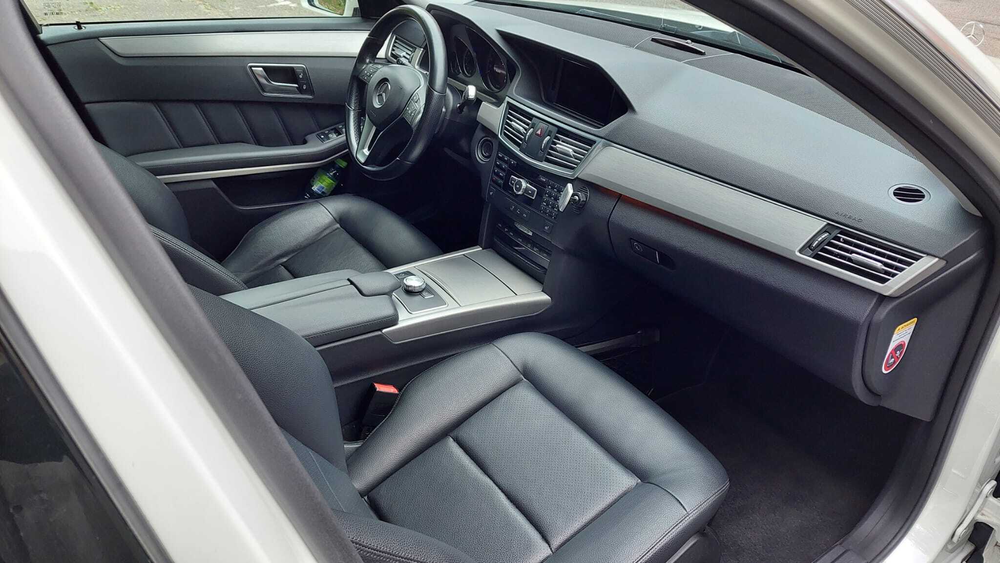 Hvid Mercedes E-Klasse fra 2012