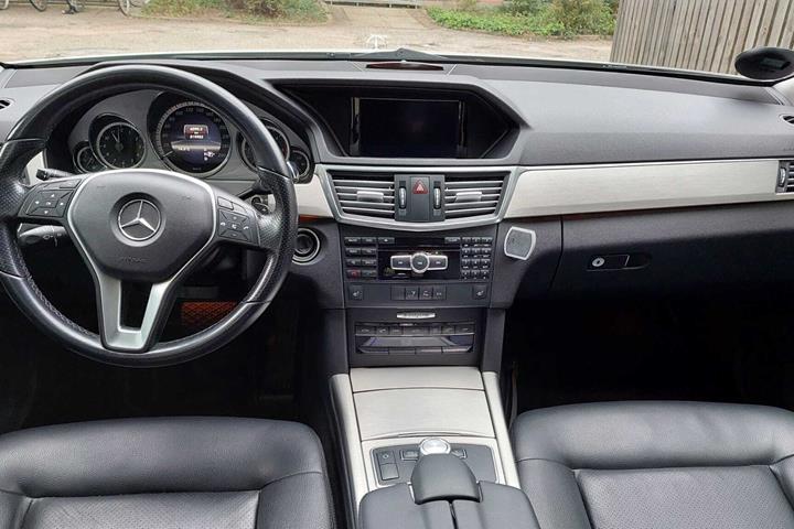 Hvid Mercedes E-Klasse fra 2012