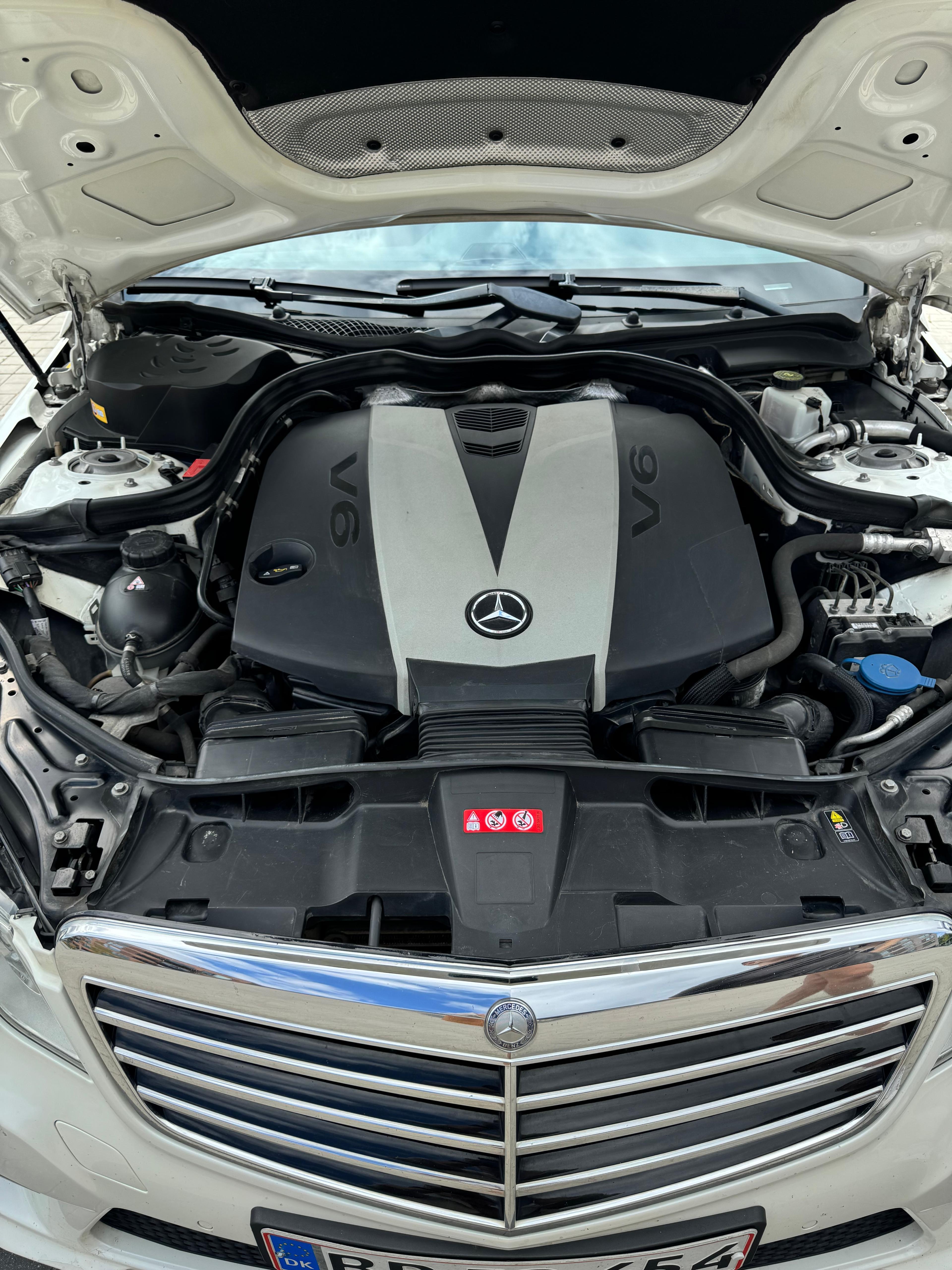 Hvid Mercedes E-Klasse fra 2012