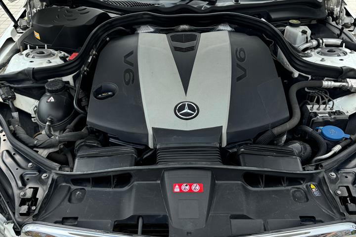 Hvid Mercedes E-Klasse fra 2012