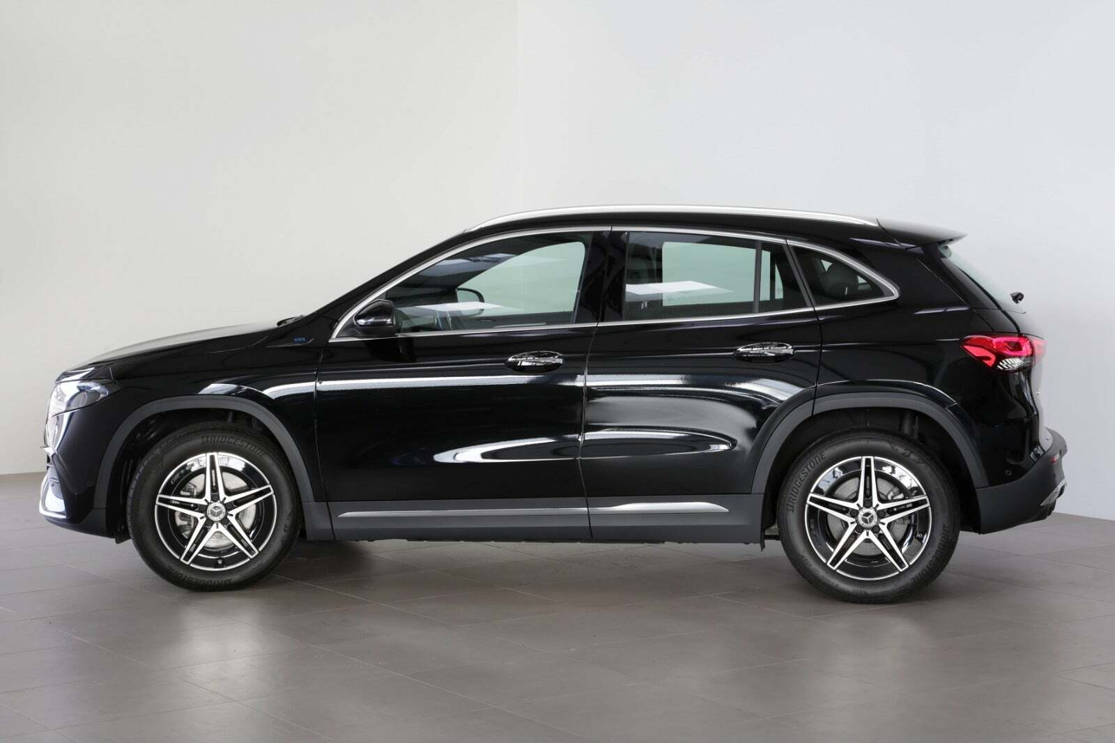 Sort Mercedes EQA250 fra 2022